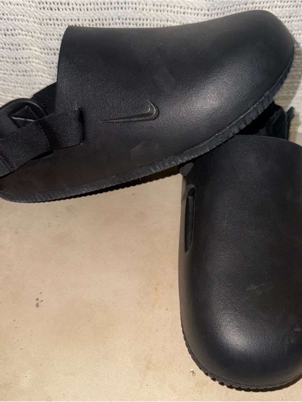 Nike Men’s Black Foam Clog Slip-On Sandals